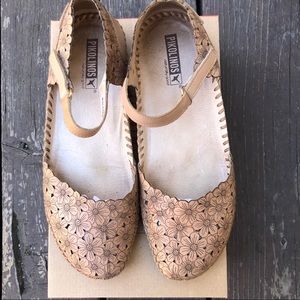 Pikolinos Nude Sandals